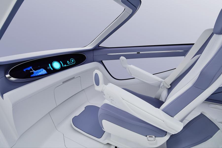 Интерьер Toyota Concept-_i Ride 2017 года  (фото 5 из 8)
